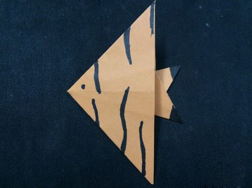 手工折纸 热带鱼折纸图解