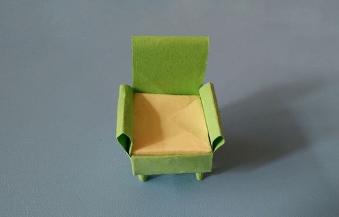 小椅子折纸教程 怎样折叠小椅子