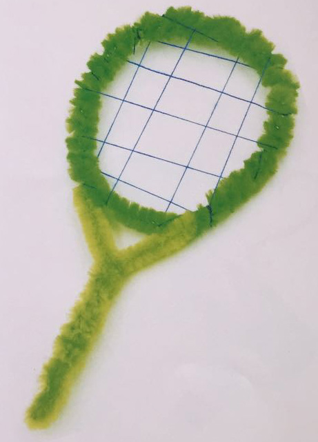 用两根绒棒制作一个可爱的网球拍 手工DIY教程
