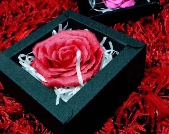 折纸玫瑰花礼盒手工教程 不会凋谢的玫瑰