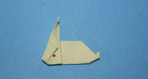幼儿折纸教程 小兔的折纸方法