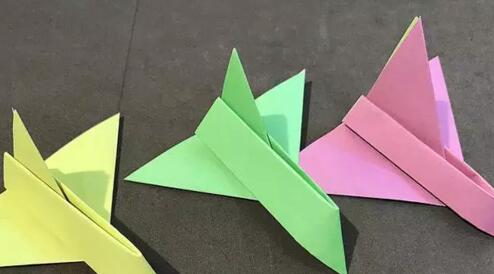 儿童手工折纸飞机图解教程 教孩子折纸飞机