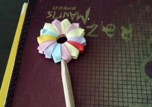 一款简单的折纸 棒棒糖的折纸方法