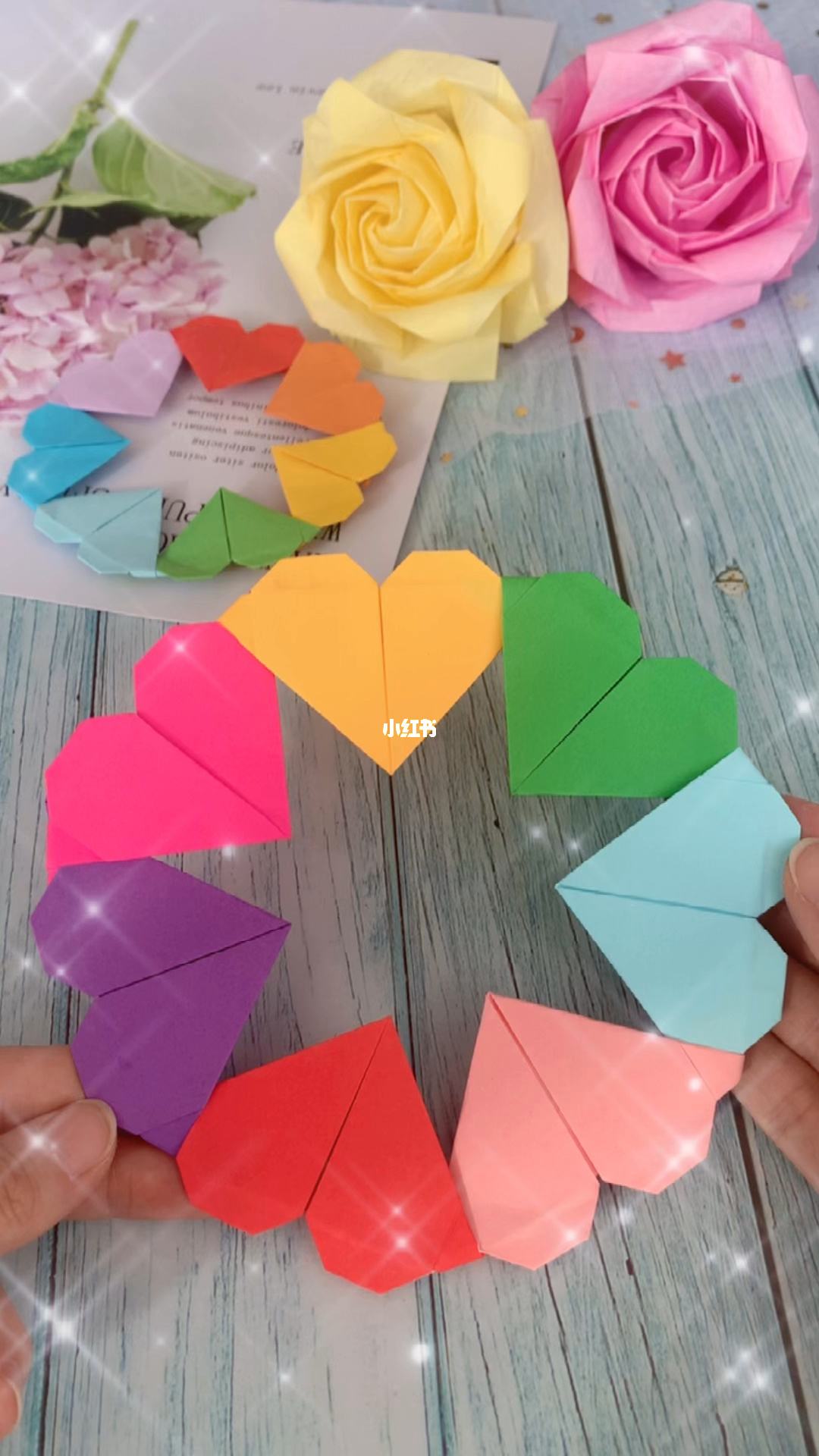 可爱折纸花环折法,简单彩纸的花环怎么做