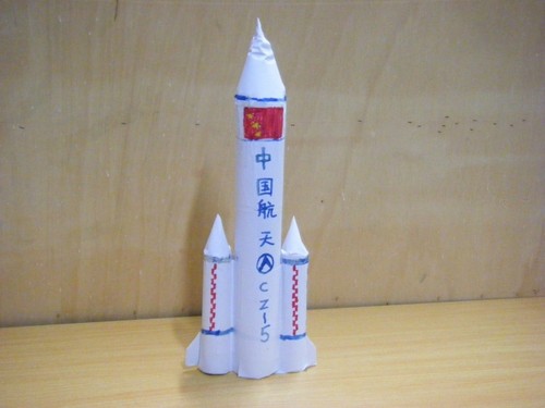 物理小实验制作教程 自制火箭模型