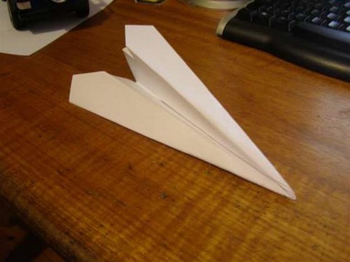纸飞机的折法大全 简单纸飞机的折法图解教程