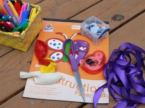 幼儿园手工制作玩具 教你用气球制作一个汽球宠物