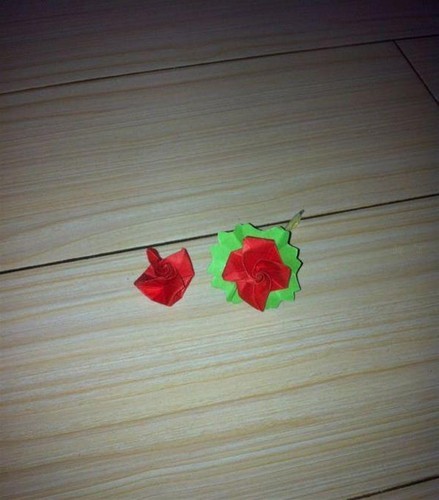 史上最简单的纸花折法 一朵漂亮的玫瑰花