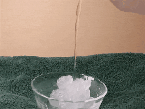 让矿泉水瞬间结冰的超冷水实验 蒸馏水怎么制作过冷水