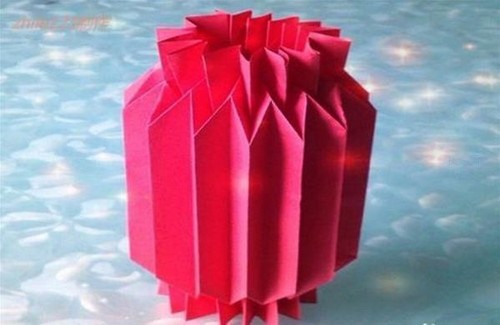 如何自制灯笼 教你漂亮的纸灯笼手工折纸方法图解
