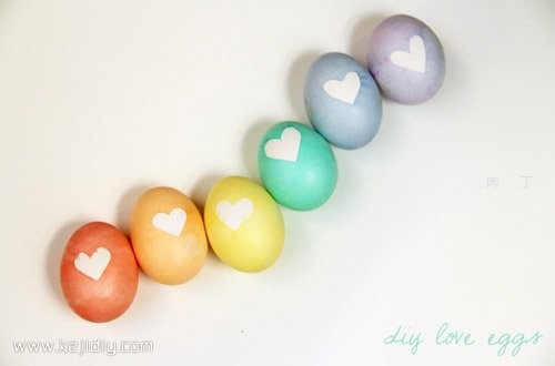 简单儿童手工小制作 漂亮的爱心鸡蛋节日装饰