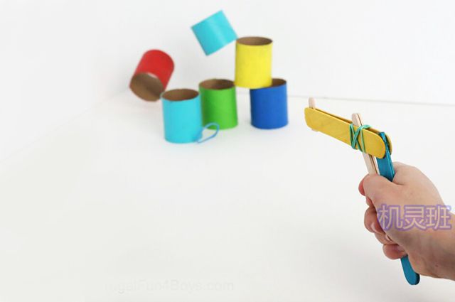 亲子手工自制玩具：怎么简单制作冰棍棒皮筋枪(步骤图解)７