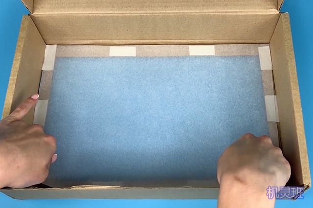 纸盒子废物利用手工制作皮影戏玩具(步骤图解)4