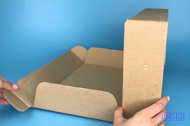 纸盒子废物利用手工制作皮影戏玩具(步骤图解)5