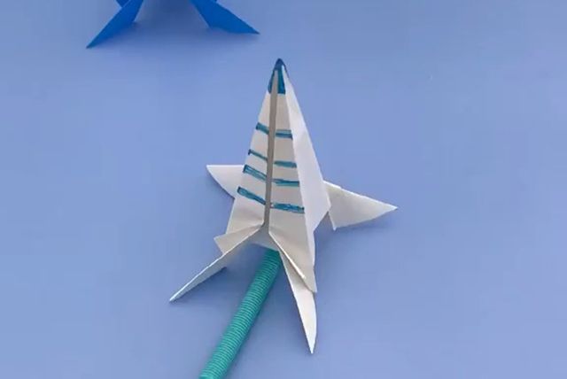 幼儿科学小制作：怎么用折纸吸管做可以吹气发射的小火箭(步骤图解)８