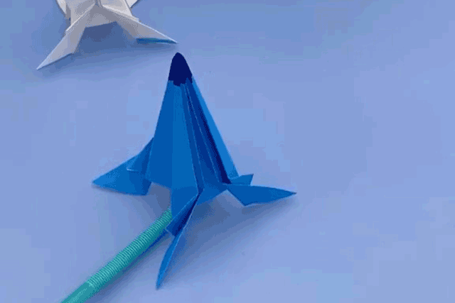 幼儿科学小制作：怎么用折纸吸管做可以吹气发射的小火箭(步骤图解)７
