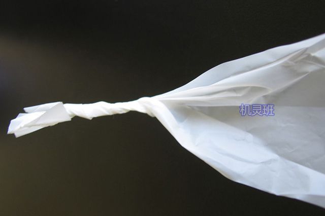 塑料袋废物利用做个简单的风筝(步骤图解)9