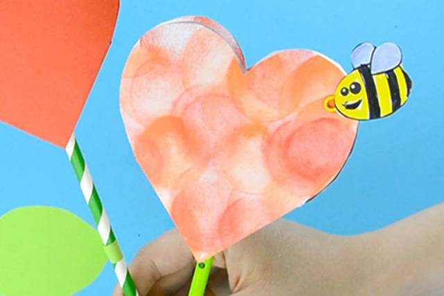 母亲节儿童手工制作可以打开的心形花朵贺卡