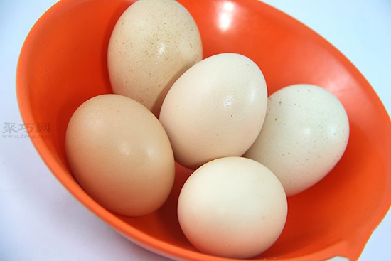 怎样做复活节彩蛋 用米或者意面做复活节彩蛋步骤