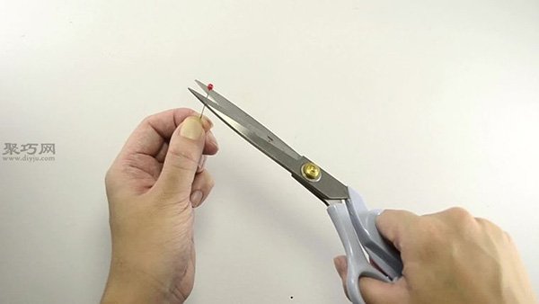 怎么用大头针磨剪刀