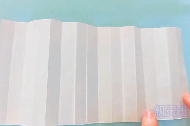 幼儿冬季手工：A4纸剪纸立体雪花(步骤图解)3
