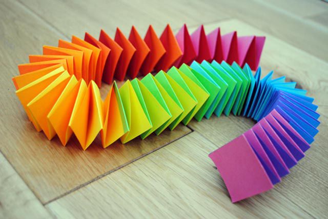 幼儿折纸基础教程：怎么折纸弹簧(步骤图解)3