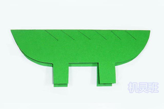 幼儿简单剪纸：A4纸做一只站着的立体鳄鱼(步骤图解)4