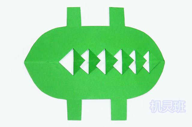 幼儿简单剪纸：A4纸做一只站着的立体鳄鱼(步骤图解)6