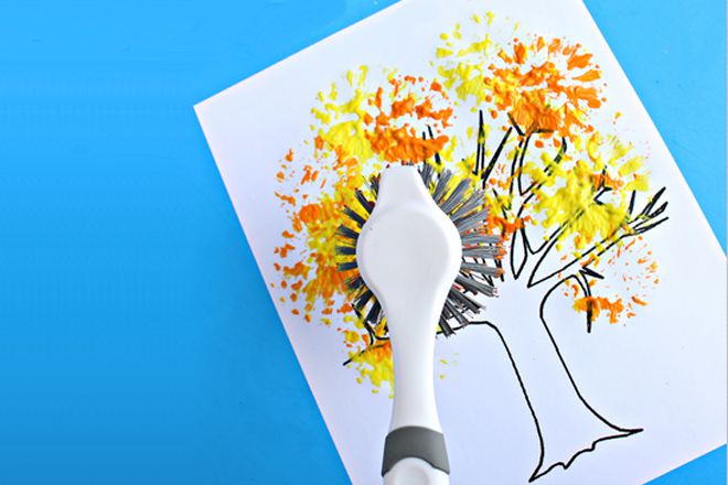 幼儿趣味涂鸦：刷子印画简单漂亮的树(图文)１