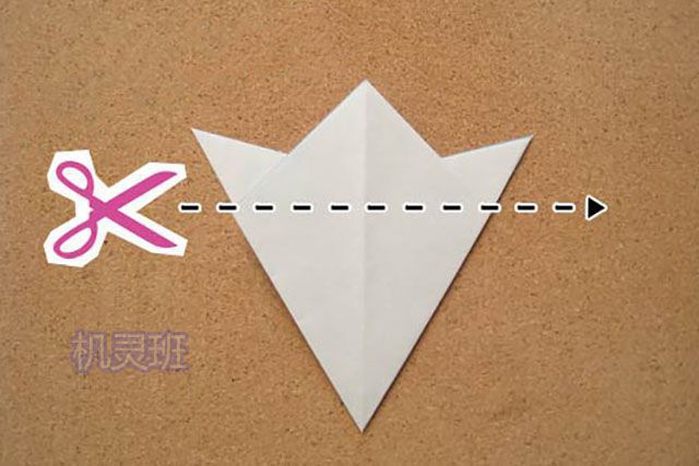 儿童雪花剪纸教程：教孩子剪简单的六角雪花(步骤图解)８