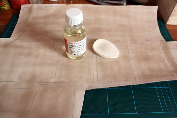 手工皮质皮革DIY一个非常精美细致的竖款短钱夹钱包详细手工制作图解教程