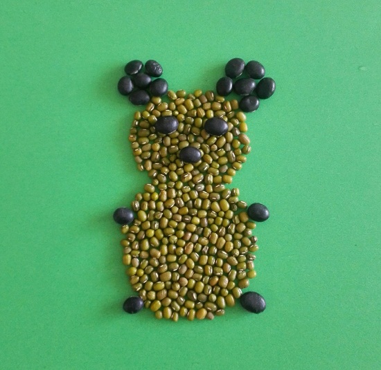 儿童手工制作豆子粘贴画 用豆子DIY创意粘贴可爱的小狗熊