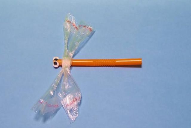 手工制作小动物：怎么用吸管做蜻蜓(步骤图解)5