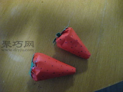 草莓折法：怎么折草莓 立体草莓折纸图解教程