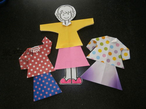 折纸娃娃教程：教你如何用纸折日本换装娃娃